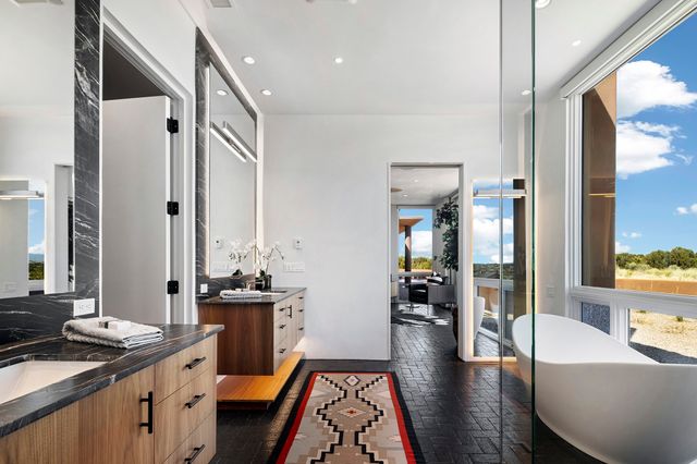 17 Hacienda Vaquero, Santa Fe, NM 87506