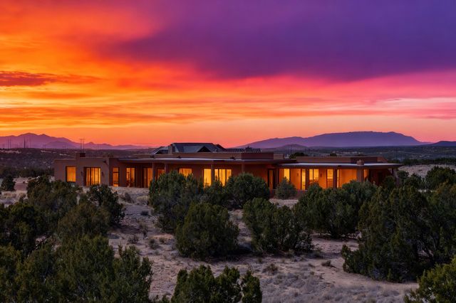 17 Hacienda Vaquero, Santa Fe, NM 87506