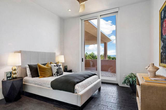 17 Hacienda Vaquero, Santa Fe, NM 87506