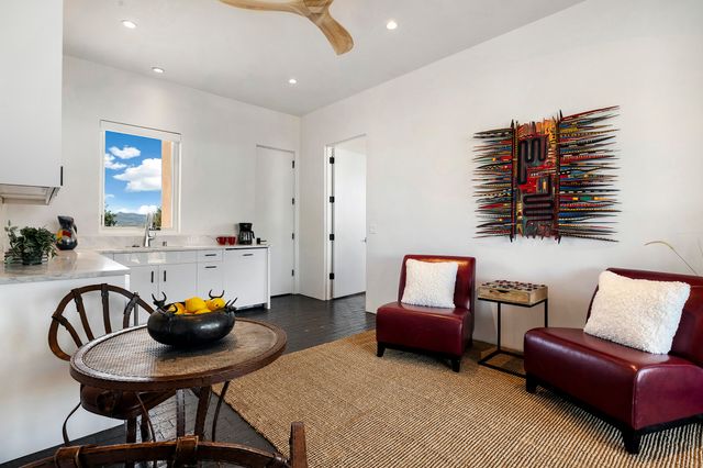 17 Hacienda Vaquero, Santa Fe, NM 87506