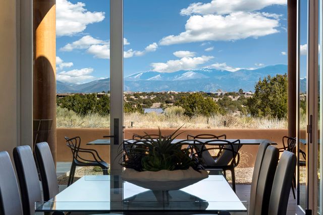 17 Hacienda Vaquero, Santa Fe, NM 87506