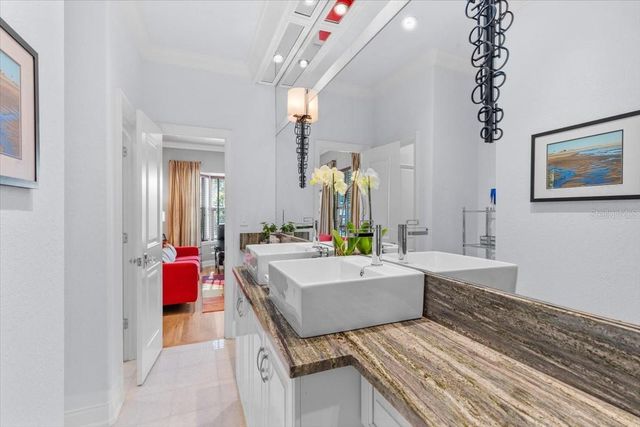 213 N HESPERIDES STREET, Tampa, FL 33609