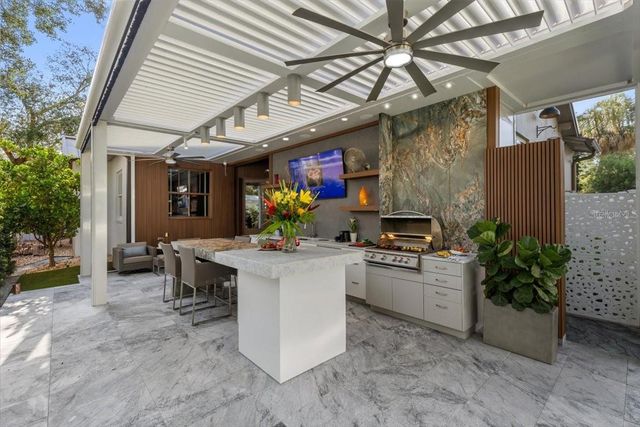 213 N HESPERIDES STREET, Tampa, FL 33609