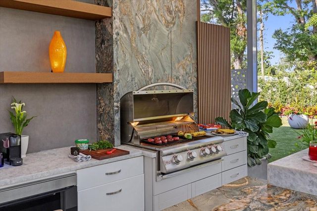 213 N HESPERIDES STREET, Tampa, FL 33609