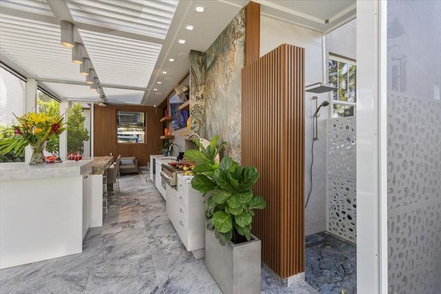 213 N HESPERIDES STREET, Tampa, FL 33609