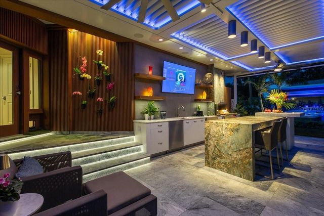 213 N HESPERIDES STREET, Tampa, FL 33609