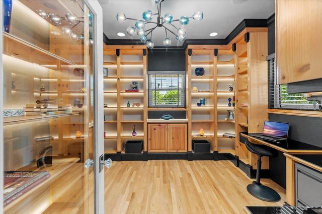 213 N HESPERIDES STREET, Tampa, FL 33609