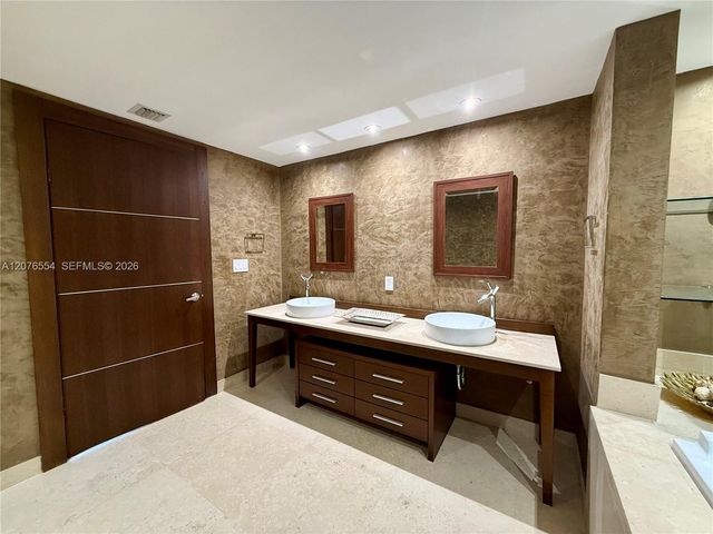 465 Brickell Avenue 5605, Miami, FL 33131