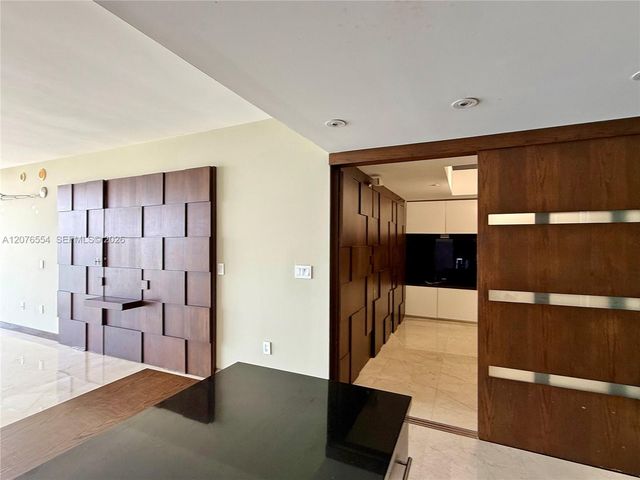 465 Brickell Avenue 5605, Miami, FL 33131