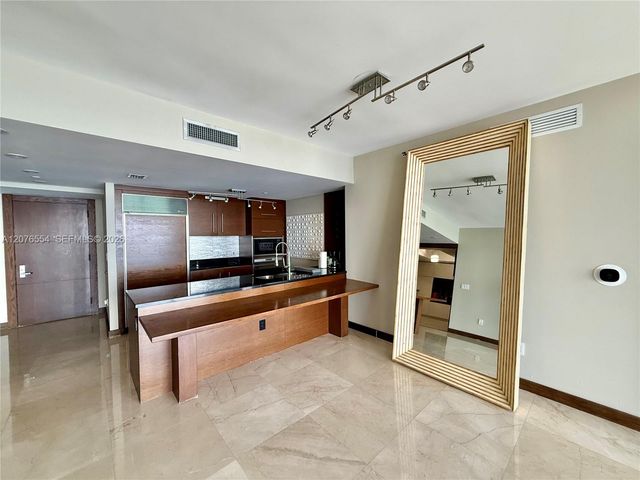 465 Brickell Avenue 5605, Miami, FL 33131