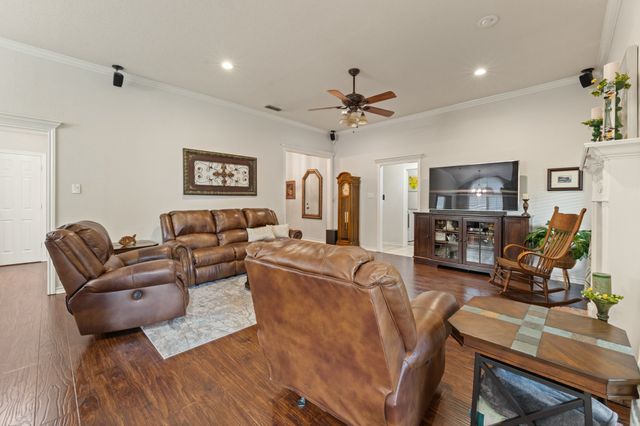 1607 Chaucer Drive, Cleburne, TX 76033