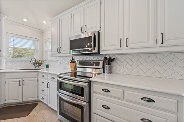 1607 Chaucer Drive, Cleburne, TX 76033