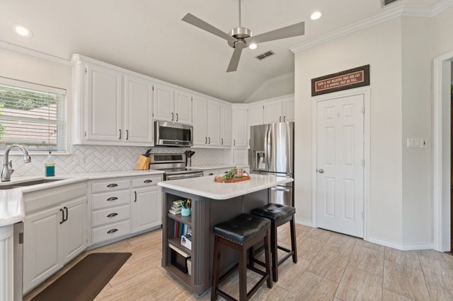1607 Chaucer Drive, Cleburne, TX 76033