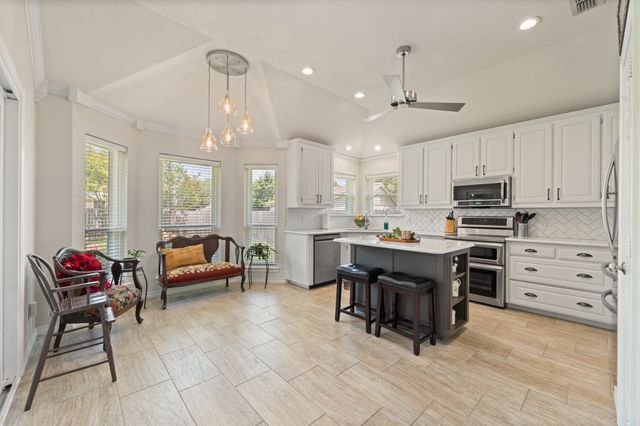 1607 Chaucer Drive, Cleburne, TX 76033
