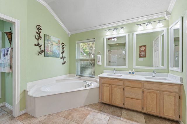 1607 Chaucer Drive, Cleburne, TX 76033