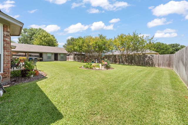 1607 Chaucer Drive, Cleburne, TX 76033