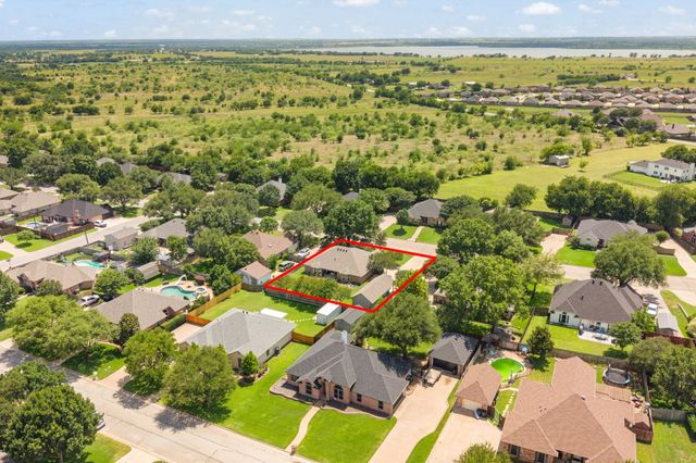 1607 Chaucer Drive, Cleburne, TX 76033