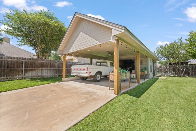 1607 Chaucer Drive, Cleburne, TX 76033