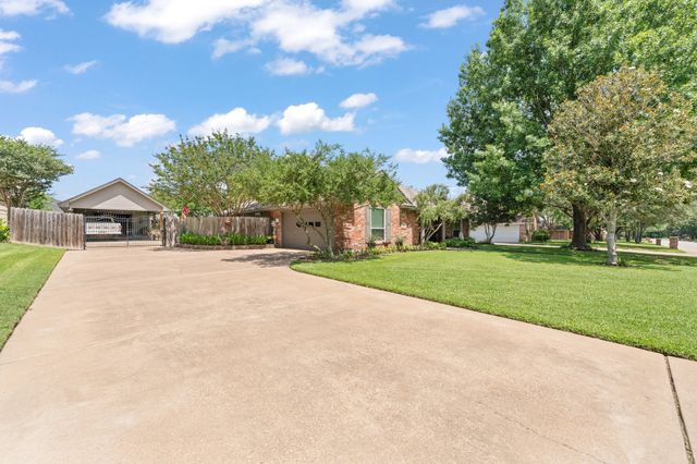 1607 Chaucer Drive, Cleburne, TX 76033
