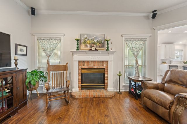 1607 Chaucer Drive, Cleburne, TX 76033