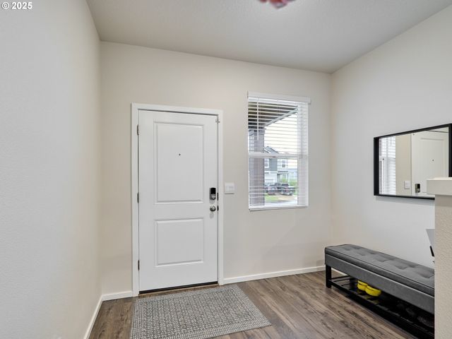 2262 HALTER Dr, Woodburn, OR 97071