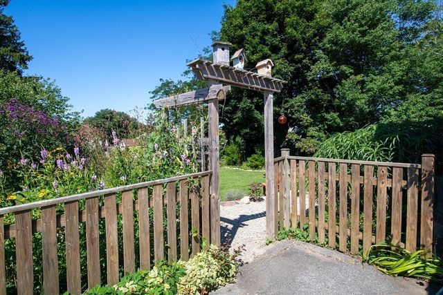 364 Alden Rd, Fairhaven, MA 02719