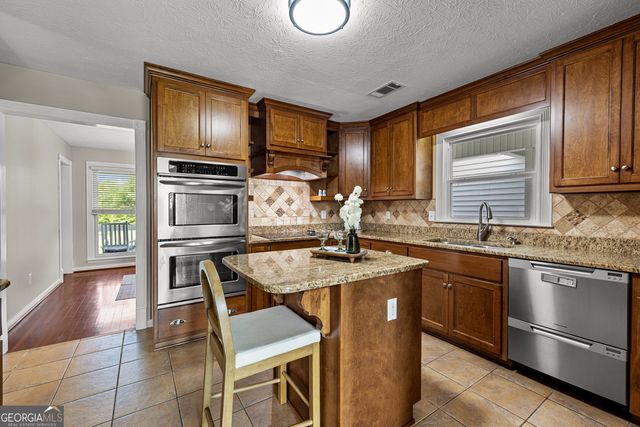 140 Massengale Road, Brooks, GA 30205
