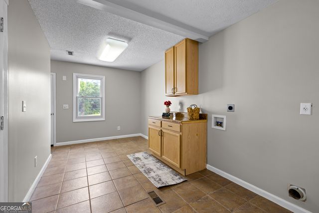 140 Massengale Road, Brooks, GA 30205