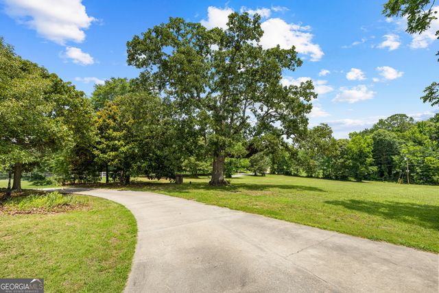 140 Massengale Road, Brooks, GA 30205