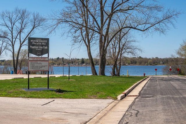 424 Andrews STREET, Mukwonago, WI 53149
