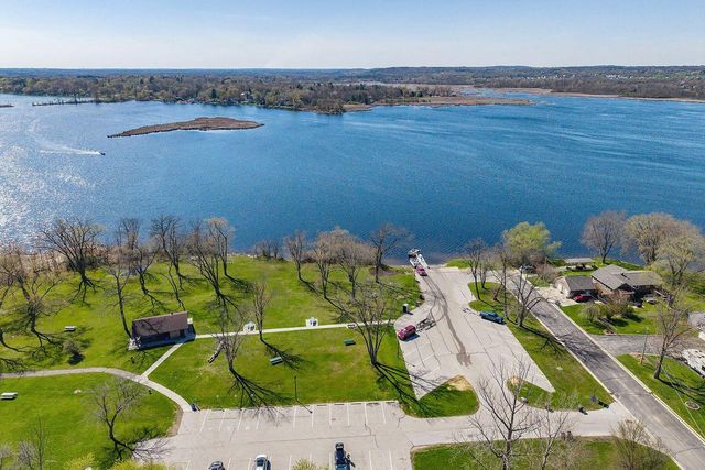 424 Andrews STREET, Mukwonago, WI 53149
