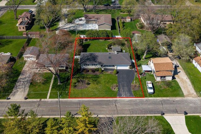 424 Andrews STREET, Mukwonago, WI 53149