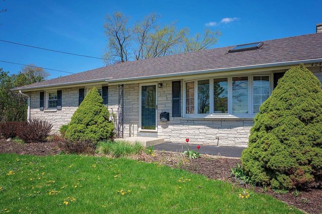 424 Andrews STREET, Mukwonago, WI 53149