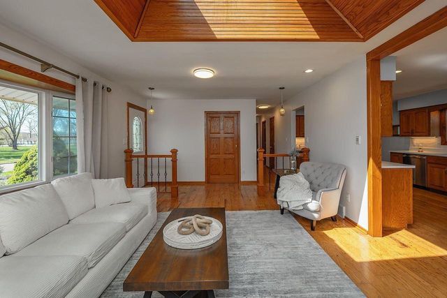 424 Andrews STREET, Mukwonago, WI 53149