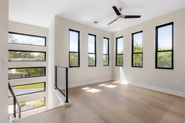 2200 De Verne ST, Austin, TX 78704