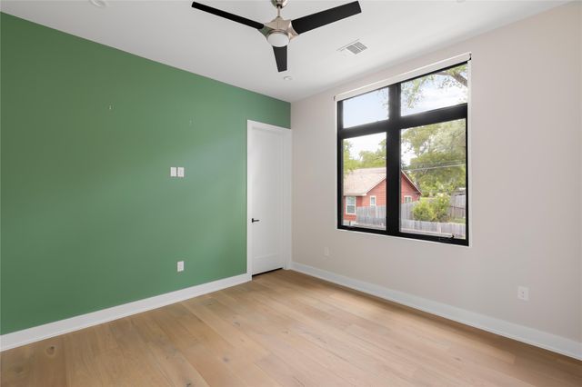 2200 De Verne ST, Austin, TX 78704