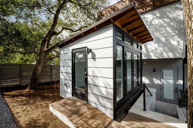 2200 De Verne ST, Austin, TX 78704