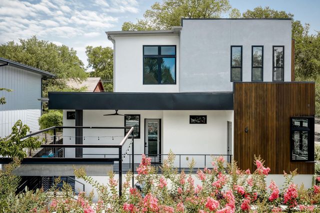 2200 De Verne ST, Austin, TX 78704