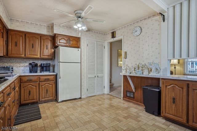 9 Brooklake Rd, Florham Park Boro, NJ 07932