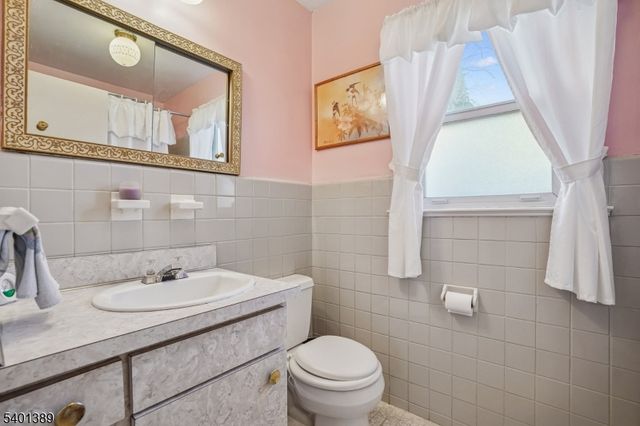 9 Brooklake Rd, Florham Park Boro, NJ 07932