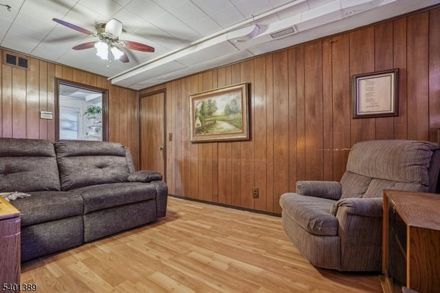 9 Brooklake Rd, Florham Park Boro, NJ 07932