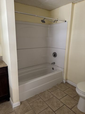 83 Lane St 3, Lowell, MA 01851