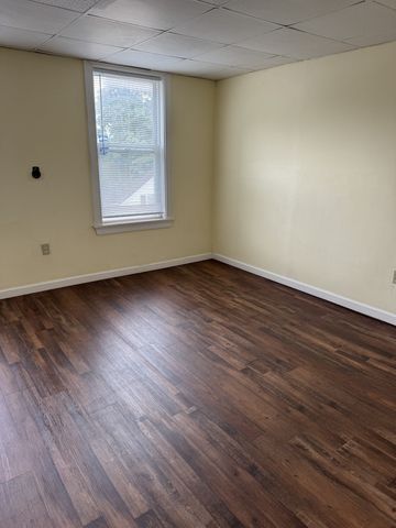 83 Lane St 3, Lowell, MA 01851