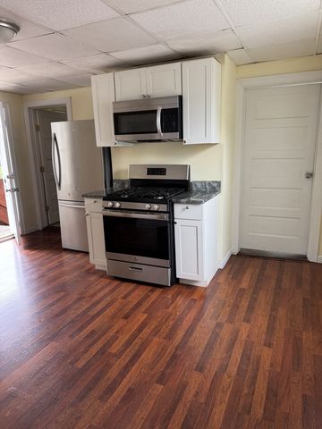 83 Lane St 3, Lowell, MA 01851