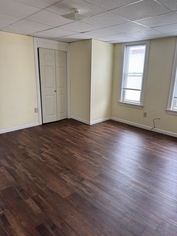 83 Lane St 3, Lowell, MA 01851