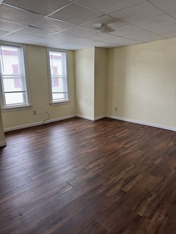 83 Lane St 3, Lowell, MA 01851