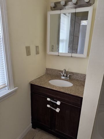 83 Lane St 3, Lowell, MA 01851