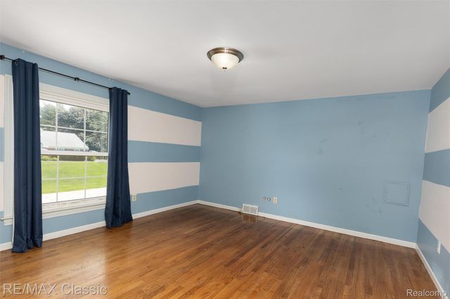 4268 Covered Bridge Road, Bloomfield Charter Township, MI 48302