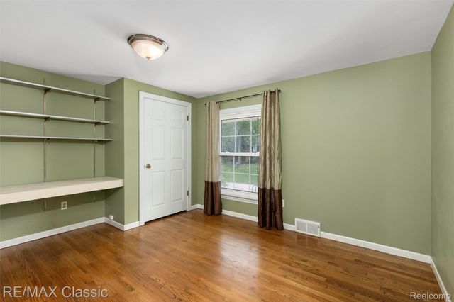 4268 Covered Bridge Road, Bloomfield Charter Township, MI 48302