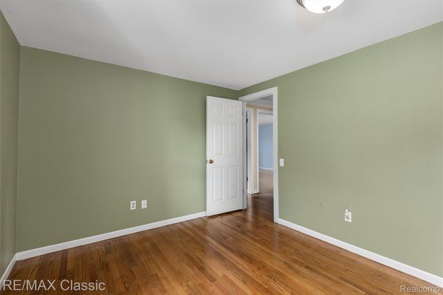 4268 Covered Bridge Road, Bloomfield Charter Township, MI 48302